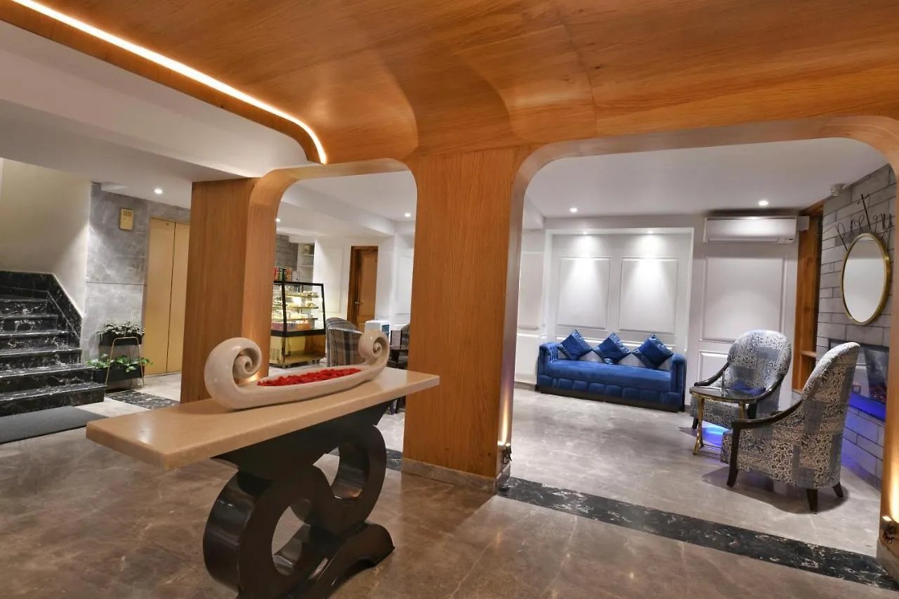 The Cedar Grand Hotel And Spa Shimla 4*,  India