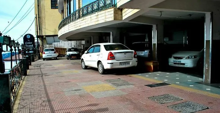 The Cedar Grand Hotel And Spa Shimla 4*,